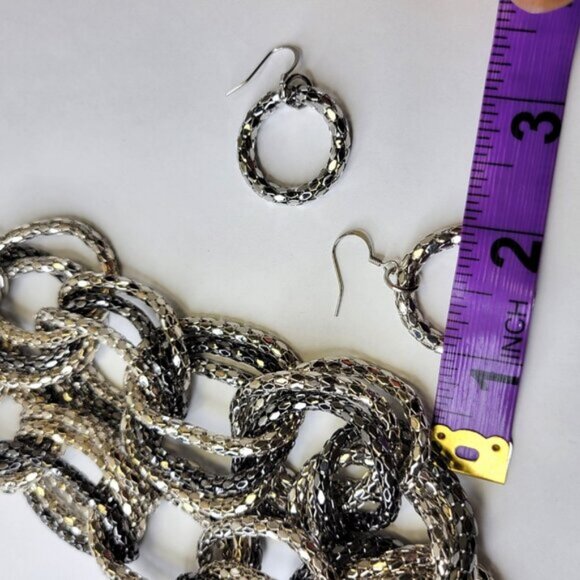 Chunky Silver Tone Choker Chain Link Necklace and Earrings Set - Picture 5 of 12